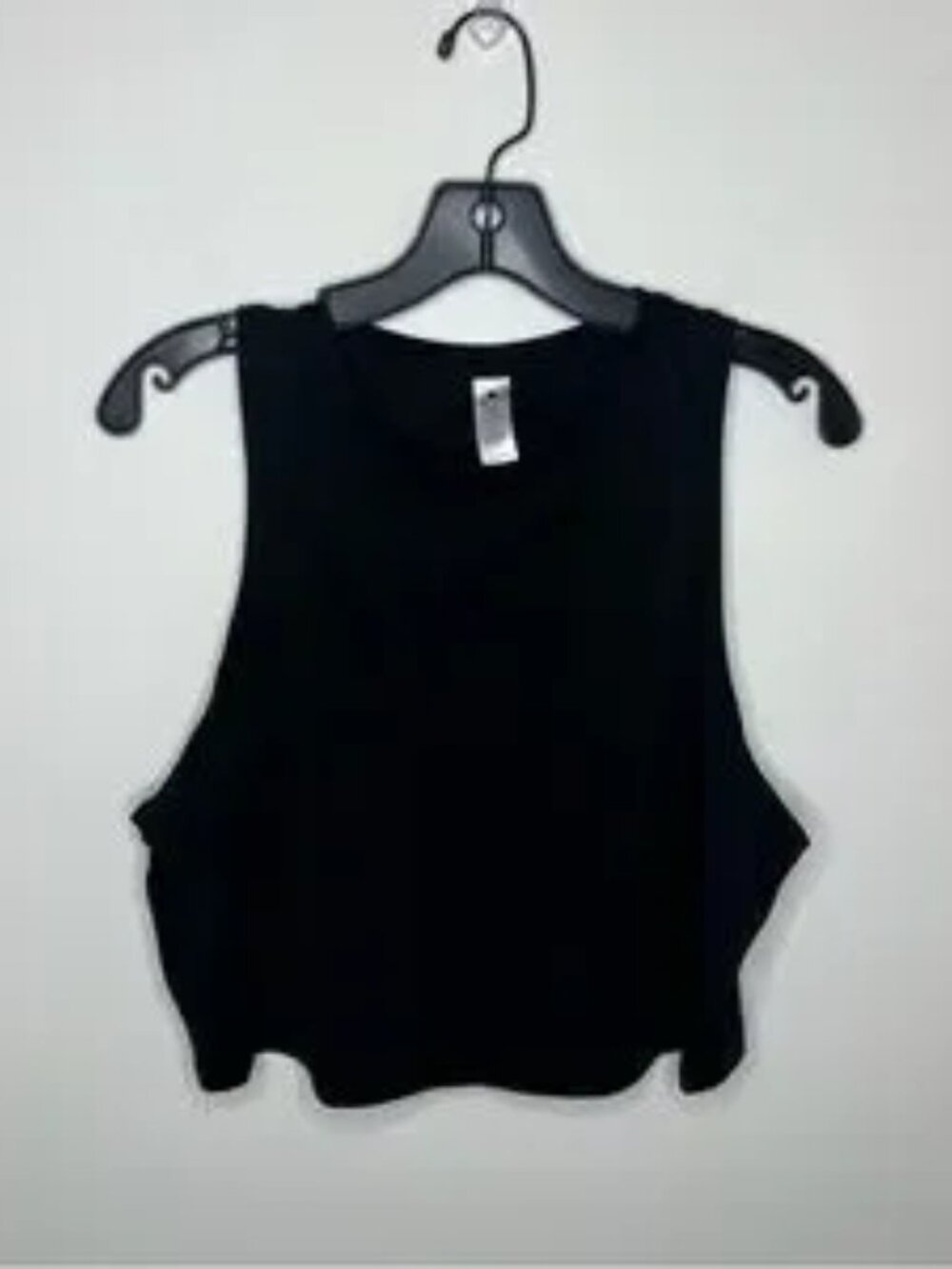 Black Cropped Tank Size Medium😁 - Picture 4 of 4